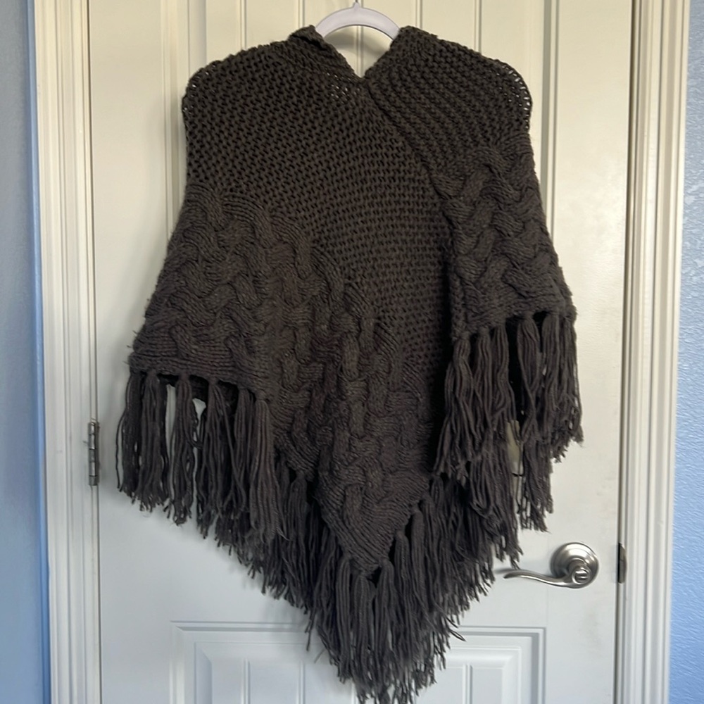 Pancho crocheted, charcoal gray from Coco + Carmen one size fits all.